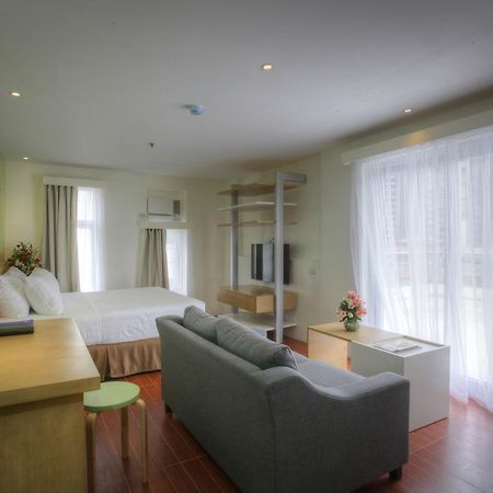 Fersal Hotel Makati Avenue Makati City Exteriör bild