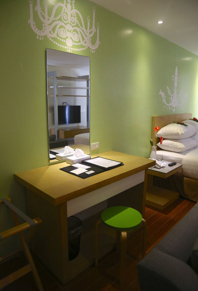 Fersal Hotel Makati Avenue Makati City Exteriör bild